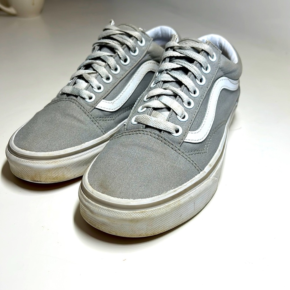 Vans Old Skool gray canvas Men’s 7 | Women’s 8.5